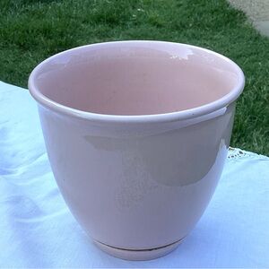New England pottery ceramic pink pot 4 1/2” W x 4 1/2”